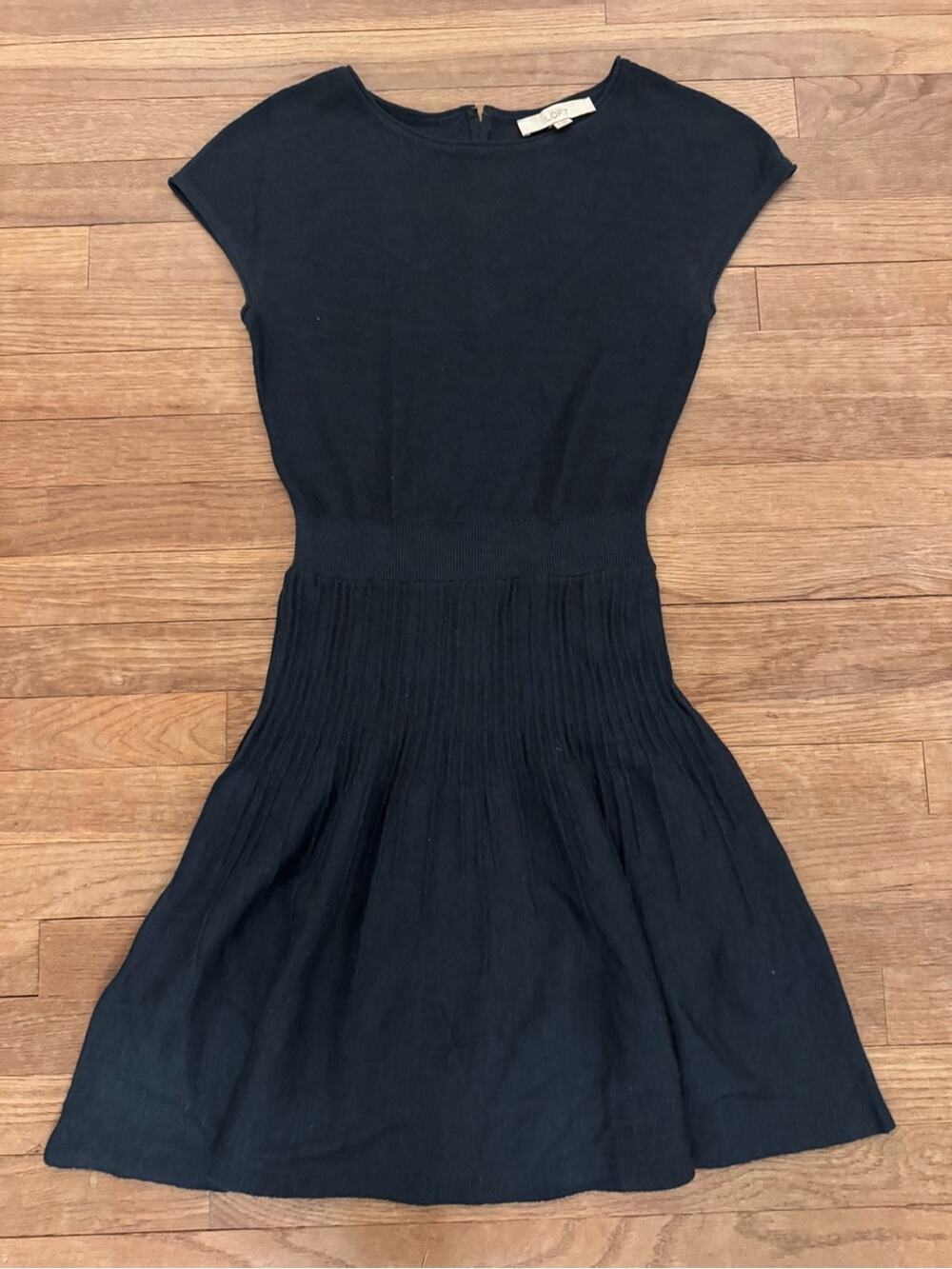 Ann Taylor LOFT Women's Wool Blend Knee Length Fit and Flare Dress |Size XS
b25